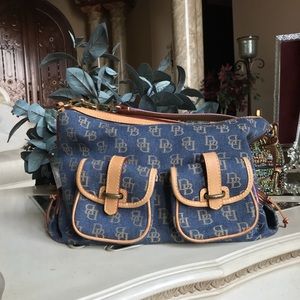 Dooney & Bourke purse.